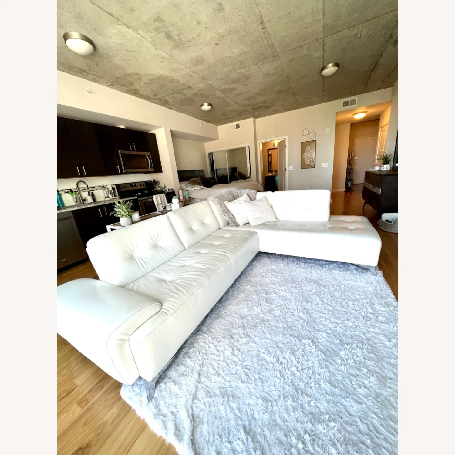 Rooms To Go White Leather Sectional 2 Rooms To Go White Leather Sectional - Image 2