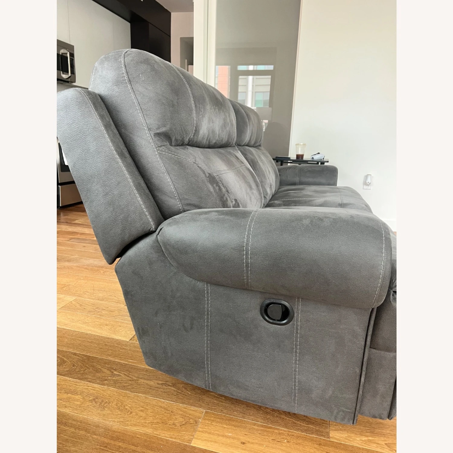 Ashley Furniture Classic Oversized Recliner 2 Ashley Furniture Classic Oversized Recliner - Image 2