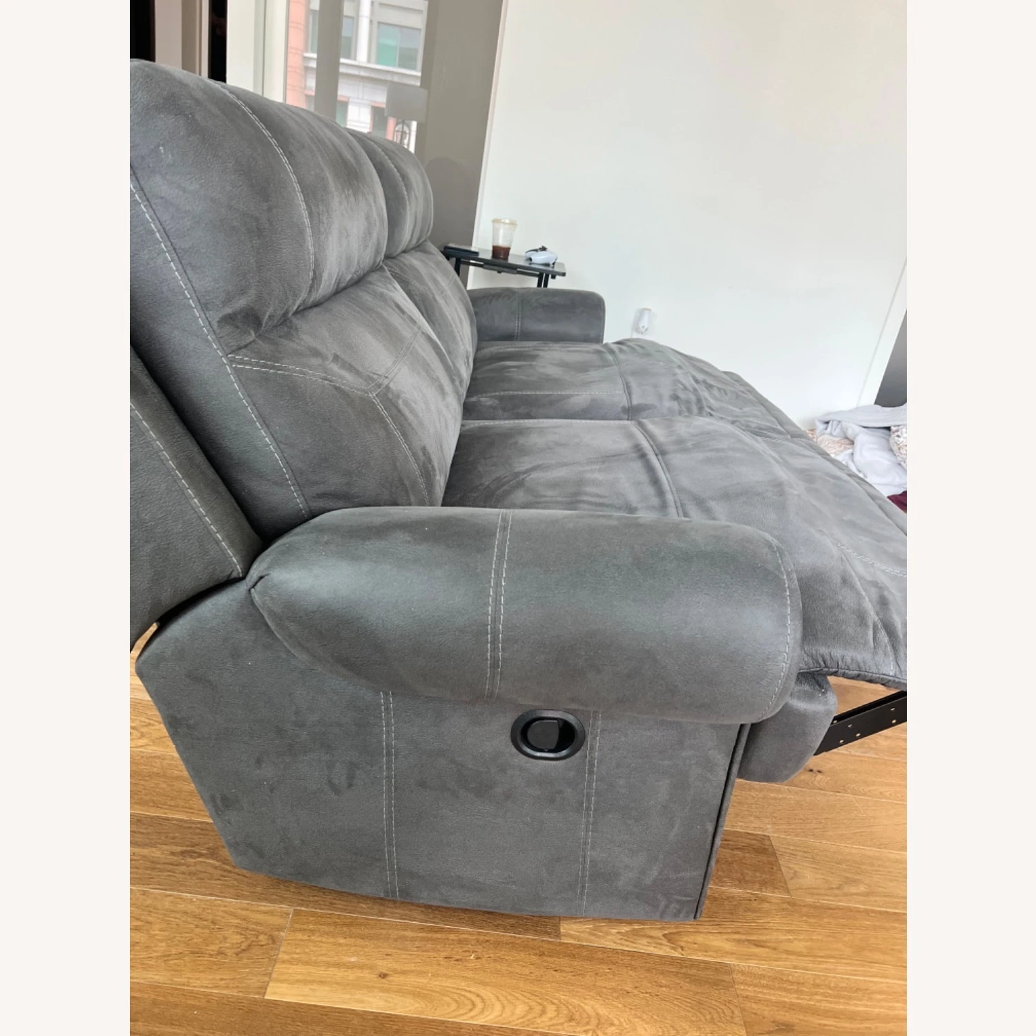 Ashley Furniture Classic Oversized Recliner 3 Ashley Furniture Classic Oversized Recliner - Image 3