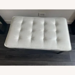 Bench In Vinyl - 1500 1500 frame 0 1630